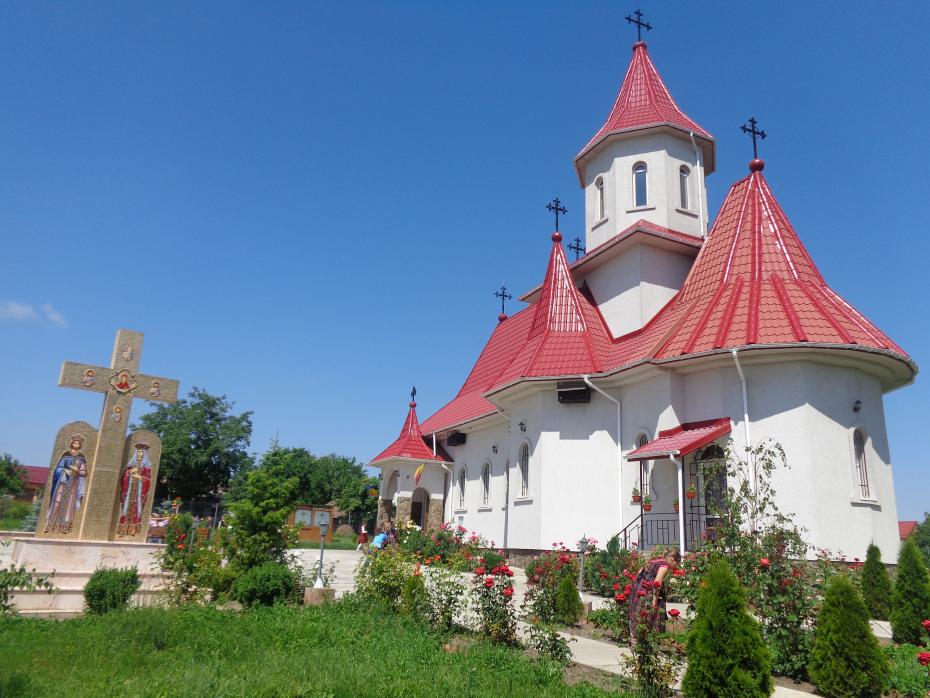 Biserica nouă în exterior