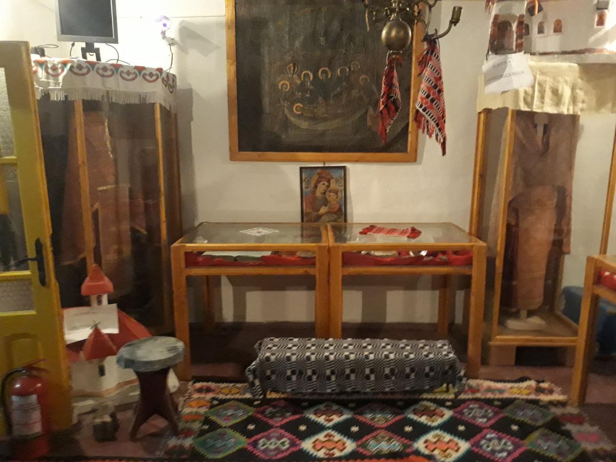 Veșminte liturgice vechi